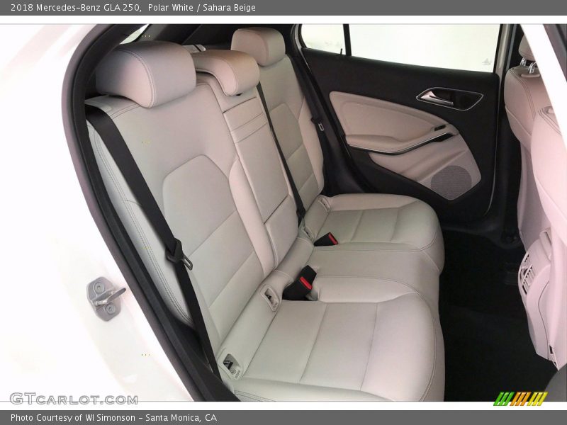 Polar White / Sahara Beige 2018 Mercedes-Benz GLA 250