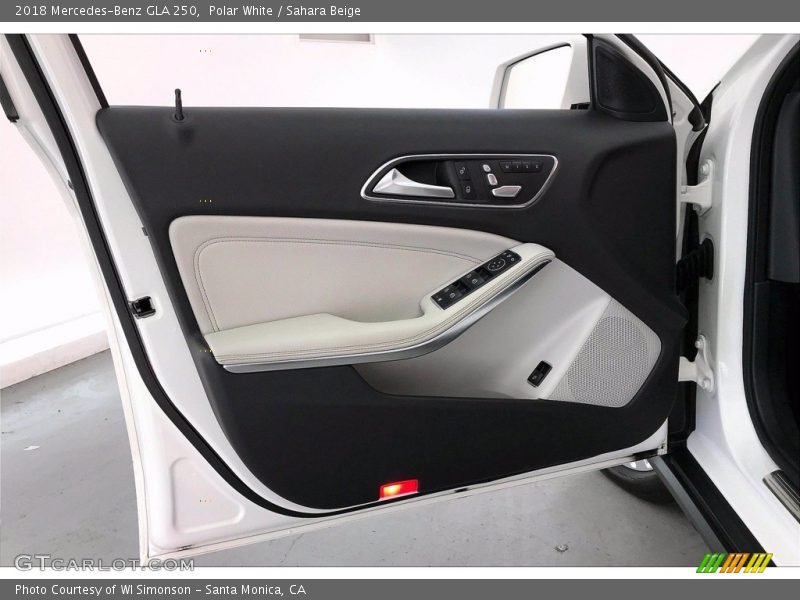 Polar White / Sahara Beige 2018 Mercedes-Benz GLA 250