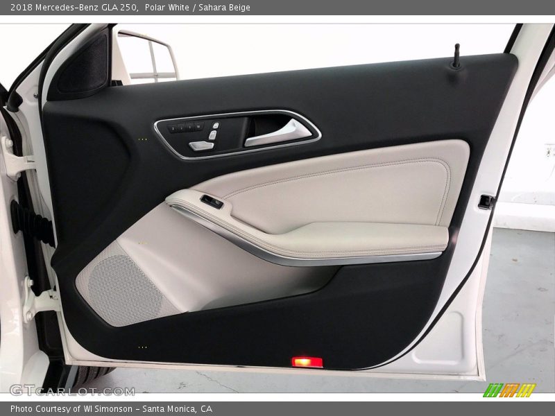 Polar White / Sahara Beige 2018 Mercedes-Benz GLA 250