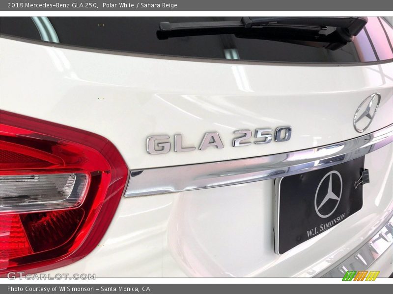 Polar White / Sahara Beige 2018 Mercedes-Benz GLA 250