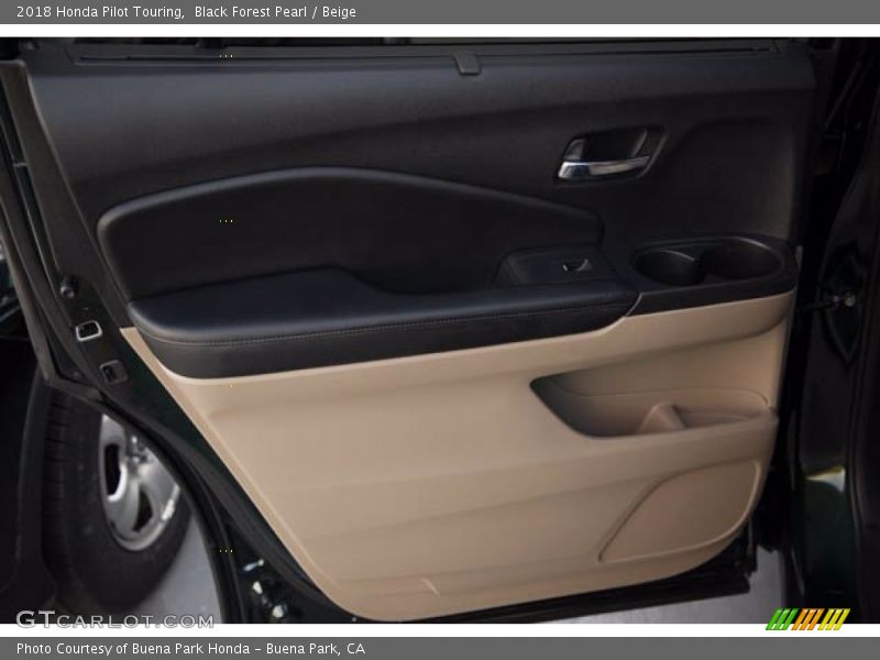 Door Panel of 2018 Pilot Touring