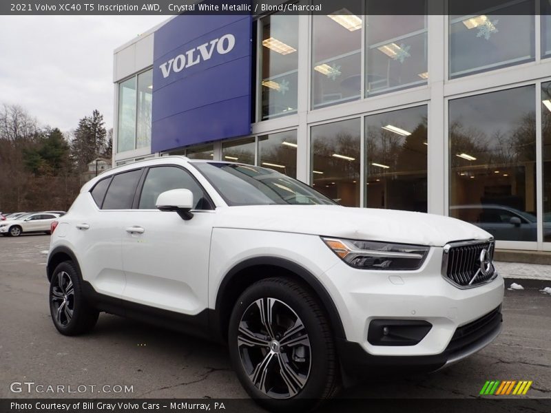 Front 3/4 View of 2021 XC40 T5 Inscription AWD