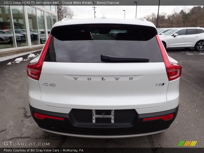 Crystal White Metallic / Blond/Charcoal 2021 Volvo XC40 T5 Inscription AWD