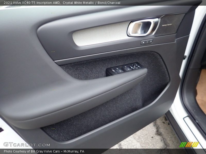 Crystal White Metallic / Blond/Charcoal 2021 Volvo XC40 T5 Inscription AWD