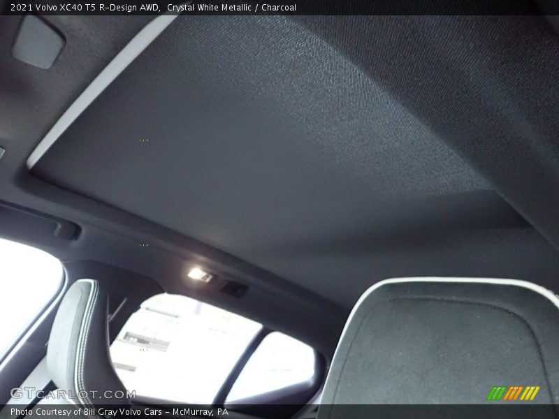 Crystal White Metallic / Charcoal 2021 Volvo XC40 T5 R-Design AWD