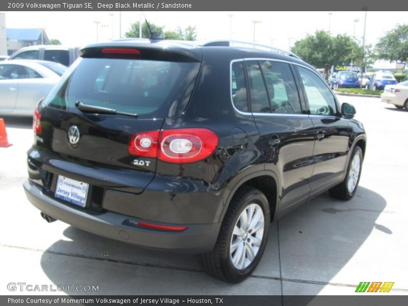 Deep Black Metallic / Sandstone 2009 Volkswagen Tiguan SE