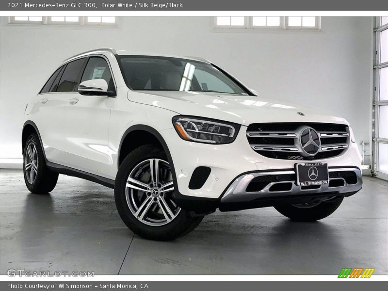 Front 3/4 View of 2021 GLC 300