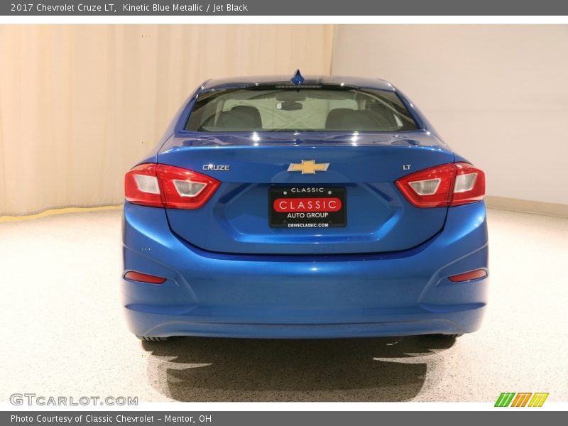 Kinetic Blue Metallic / Jet Black 2017 Chevrolet Cruze LT