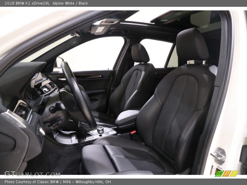 Alpine White / Black 2018 BMW X1 xDrive28i