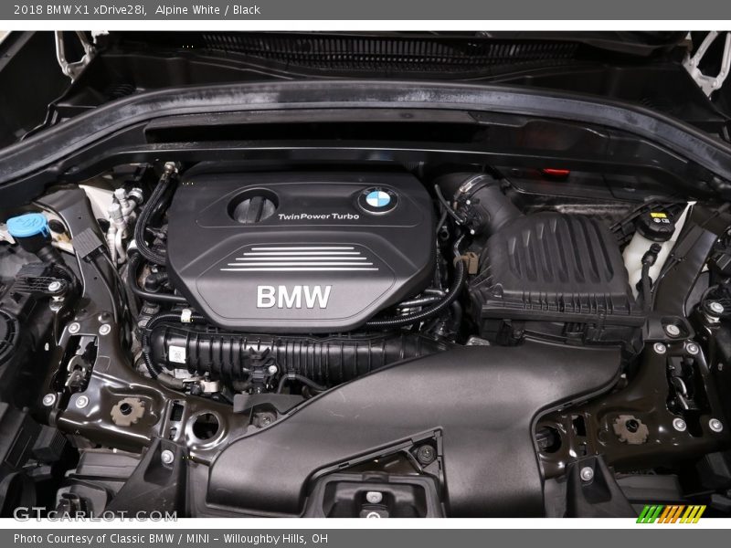 Alpine White / Black 2018 BMW X1 xDrive28i