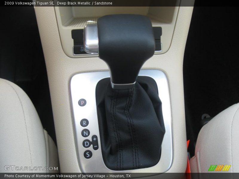 Deep Black Metallic / Sandstone 2009 Volkswagen Tiguan SE