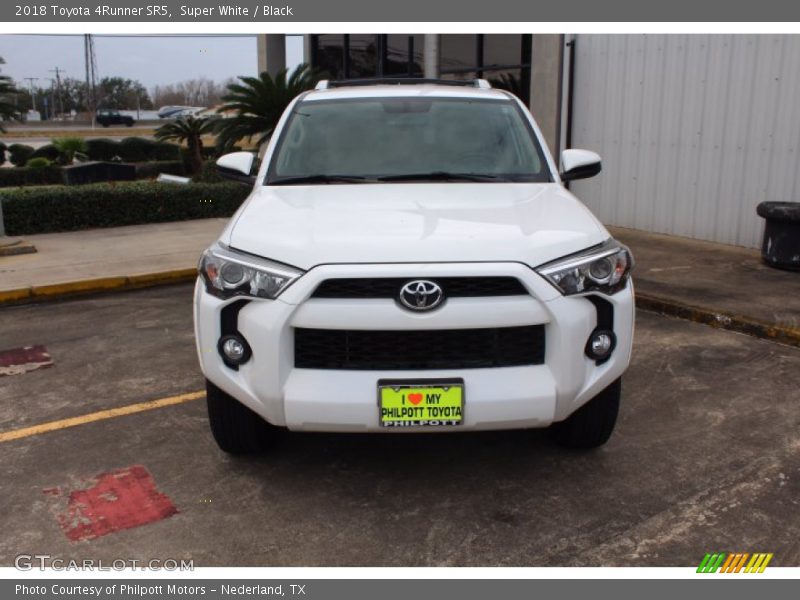 Super White / Black 2018 Toyota 4Runner SR5