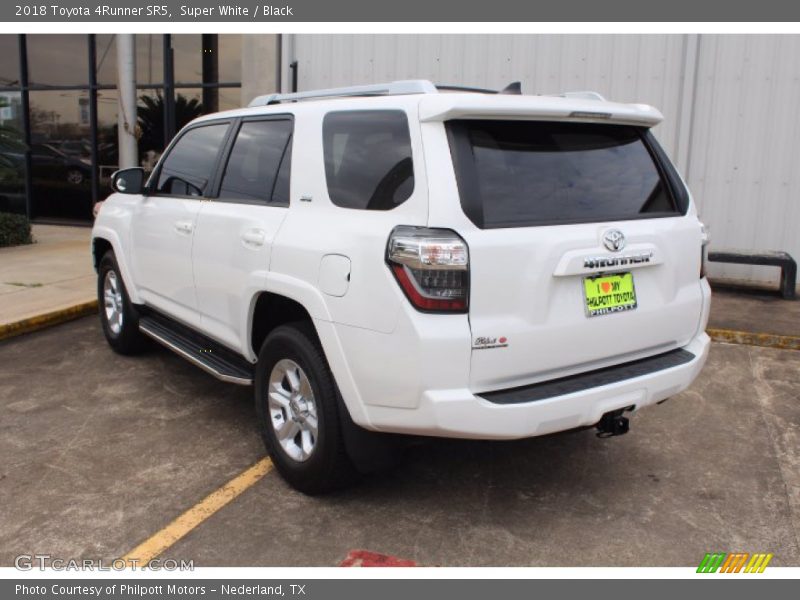 Super White / Black 2018 Toyota 4Runner SR5