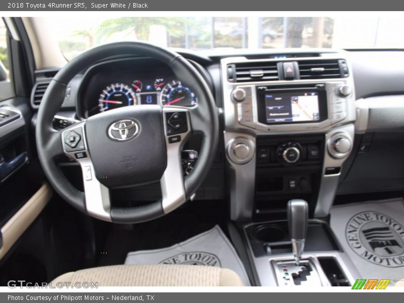 Super White / Black 2018 Toyota 4Runner SR5