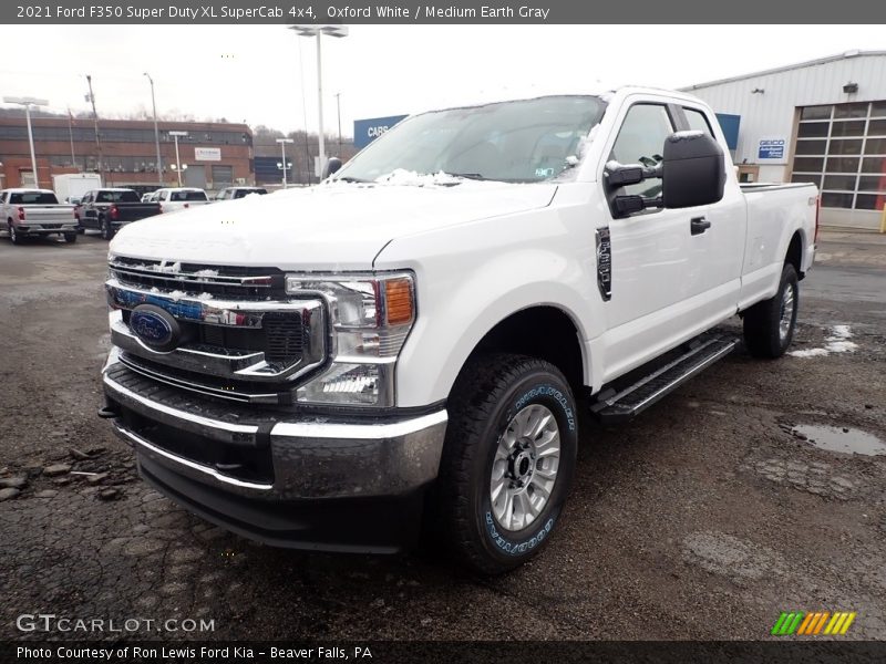 Oxford White / Medium Earth Gray 2021 Ford F350 Super Duty XL SuperCab 4x4
