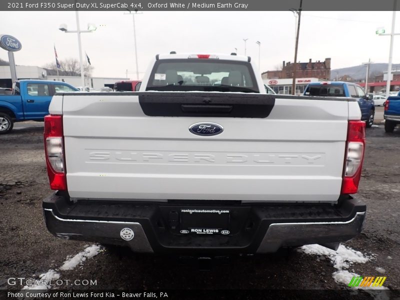 Oxford White / Medium Earth Gray 2021 Ford F350 Super Duty XL SuperCab 4x4