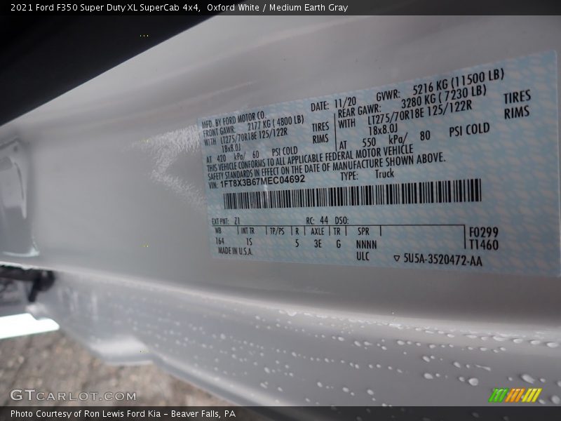 Oxford White / Medium Earth Gray 2021 Ford F350 Super Duty XL SuperCab 4x4