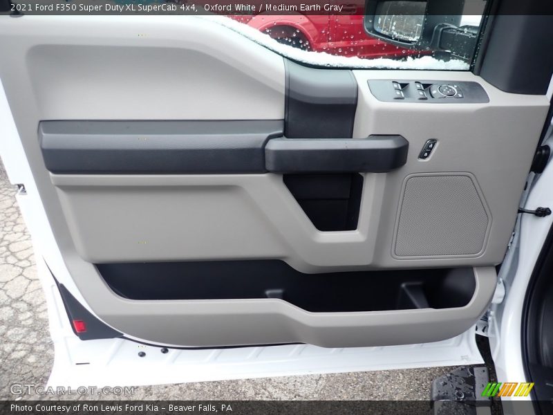 Oxford White / Medium Earth Gray 2021 Ford F350 Super Duty XL SuperCab 4x4