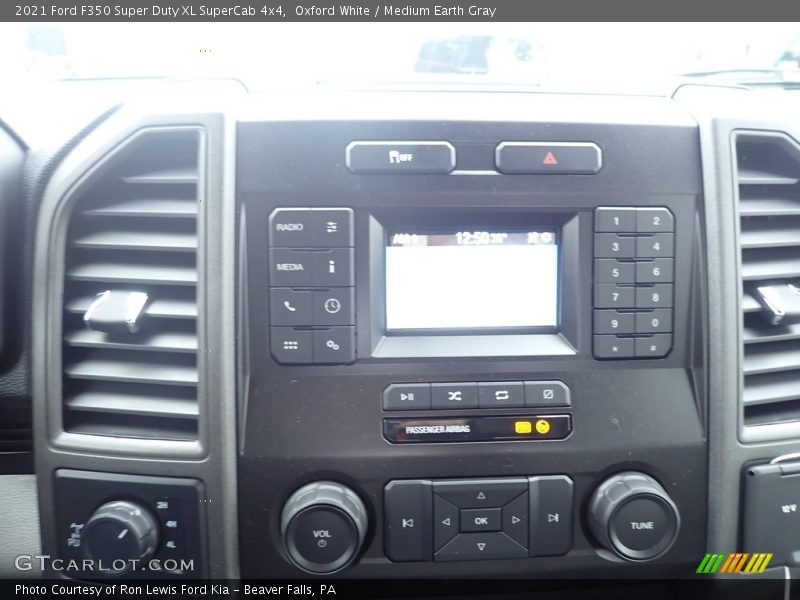 Oxford White / Medium Earth Gray 2021 Ford F350 Super Duty XL SuperCab 4x4