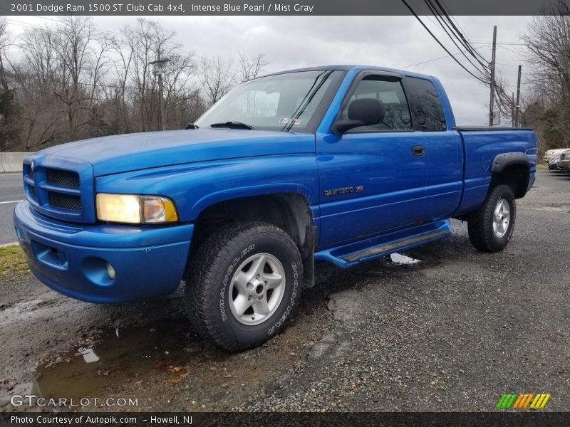 Intense Blue Pearl / Mist Gray 2001 Dodge Ram 1500 ST Club Cab 4x4