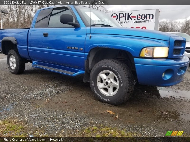 Intense Blue Pearl / Mist Gray 2001 Dodge Ram 1500 ST Club Cab 4x4