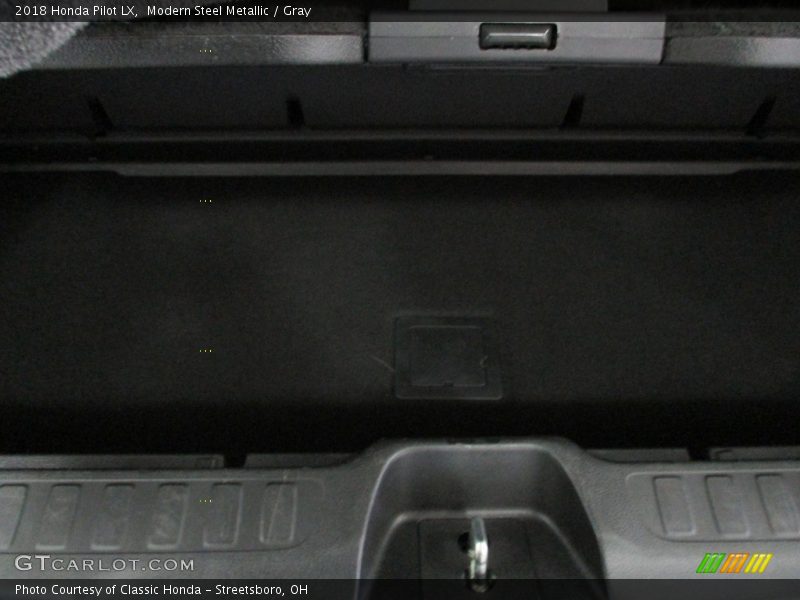 Modern Steel Metallic / Gray 2018 Honda Pilot LX
