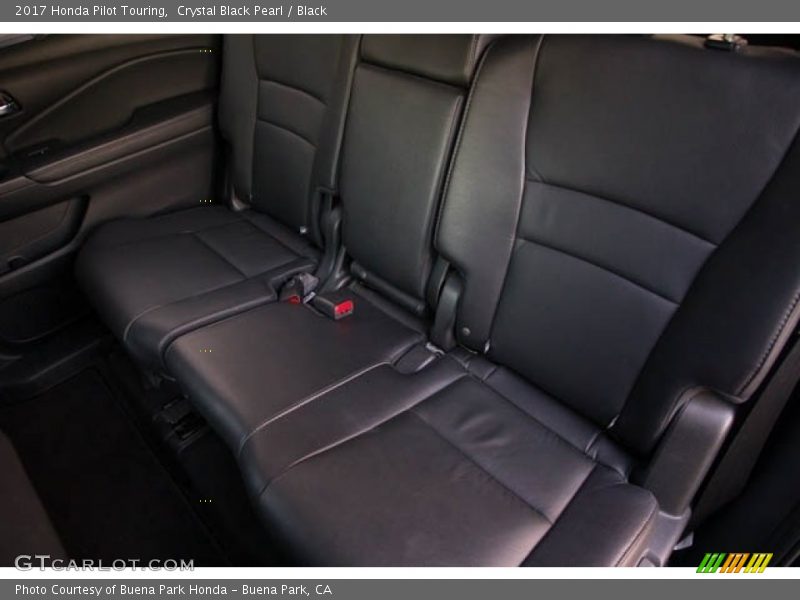 Crystal Black Pearl / Black 2017 Honda Pilot Touring