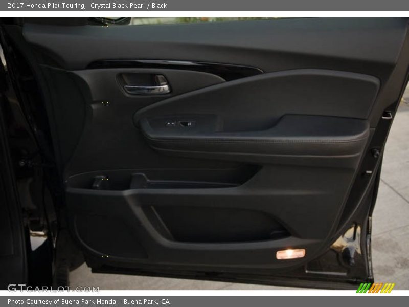 Crystal Black Pearl / Black 2017 Honda Pilot Touring