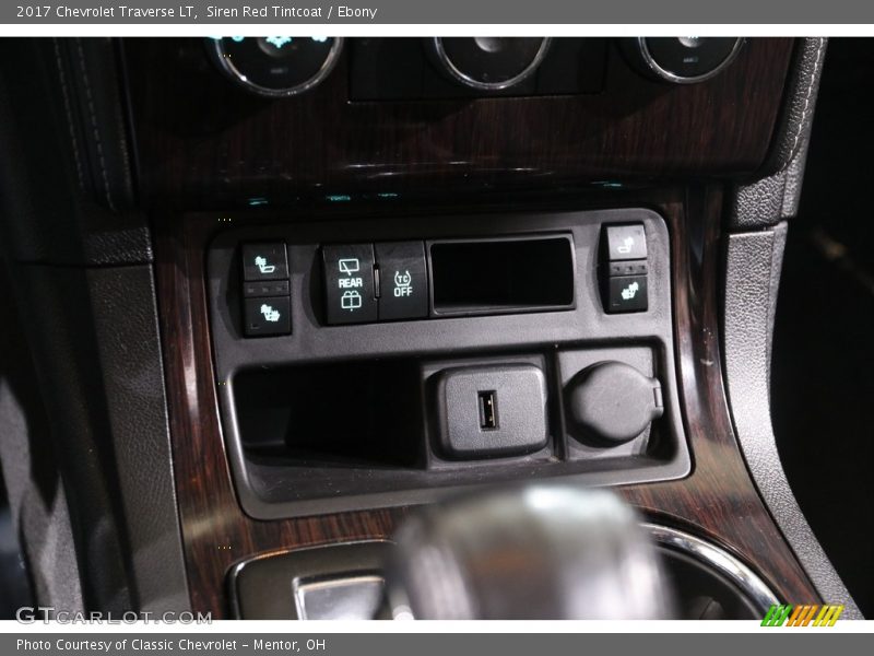 Siren Red Tintcoat / Ebony 2017 Chevrolet Traverse LT