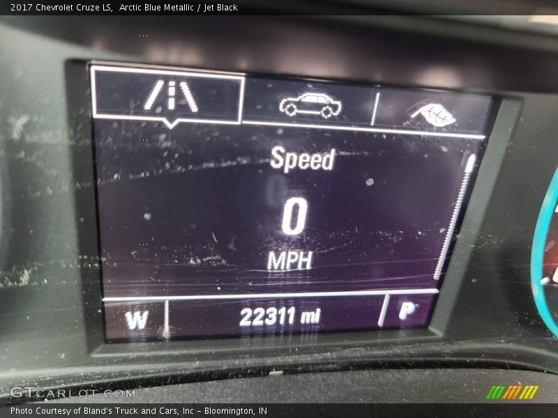 Arctic Blue Metallic / Jet Black 2017 Chevrolet Cruze LS