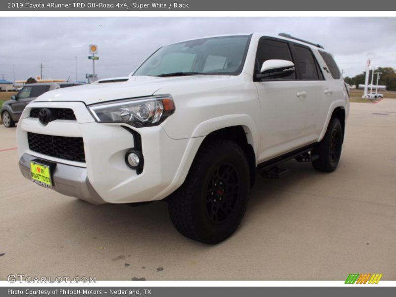 Super White / Black 2019 Toyota 4Runner TRD Off-Road 4x4