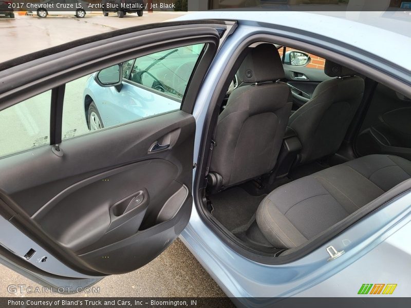 Arctic Blue Metallic / Jet Black 2017 Chevrolet Cruze LS