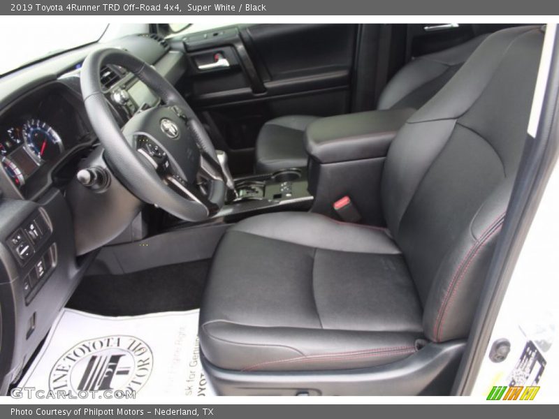 Super White / Black 2019 Toyota 4Runner TRD Off-Road 4x4