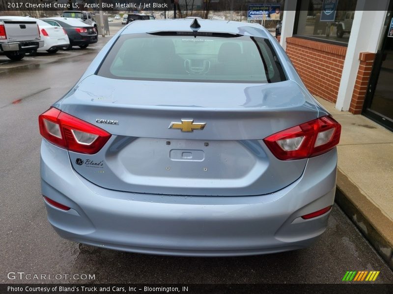 Arctic Blue Metallic / Jet Black 2017 Chevrolet Cruze LS