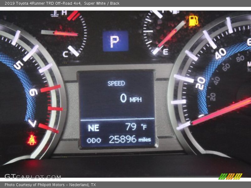 Super White / Black 2019 Toyota 4Runner TRD Off-Road 4x4