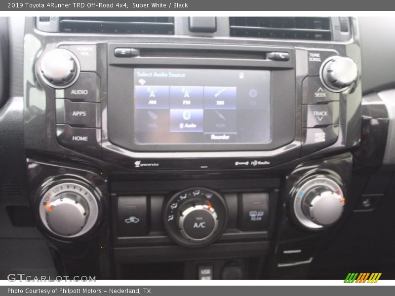 Super White / Black 2019 Toyota 4Runner TRD Off-Road 4x4