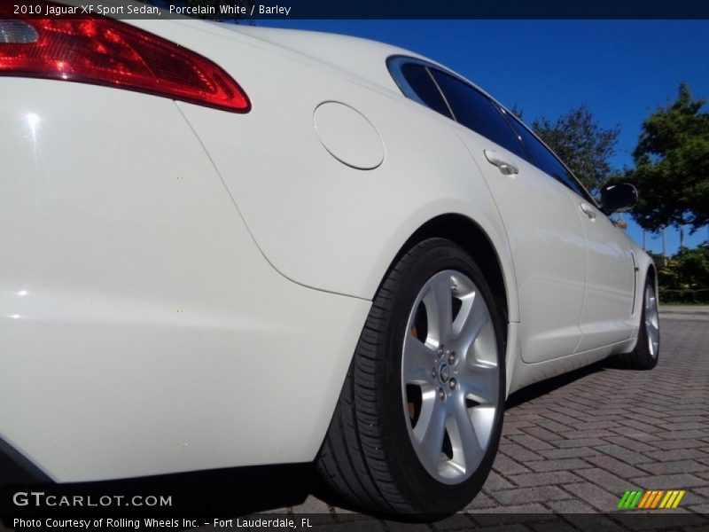 Porcelain White / Barley 2010 Jaguar XF Sport Sedan