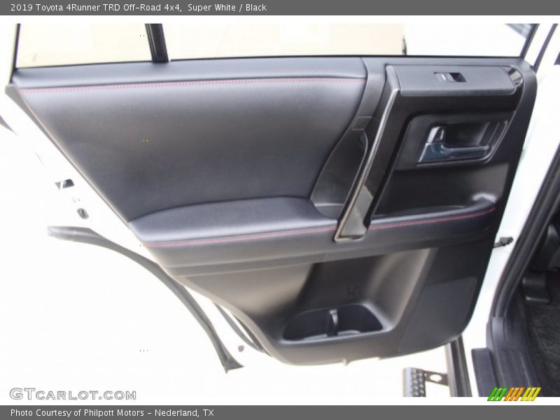 Super White / Black 2019 Toyota 4Runner TRD Off-Road 4x4