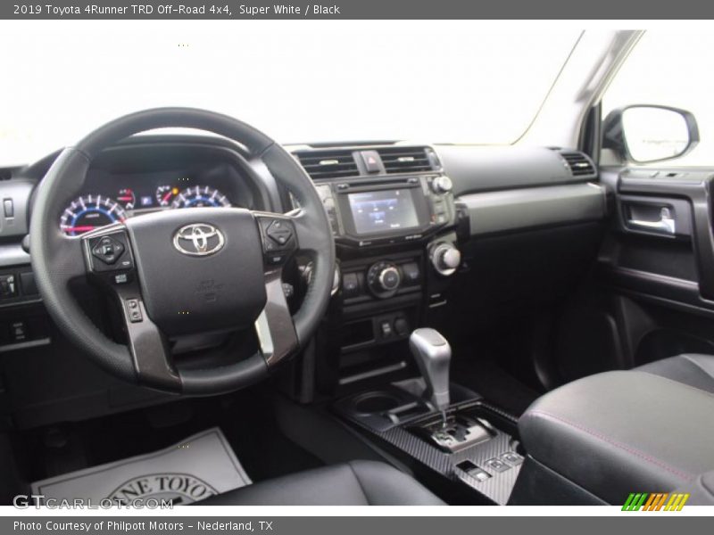Super White / Black 2019 Toyota 4Runner TRD Off-Road 4x4