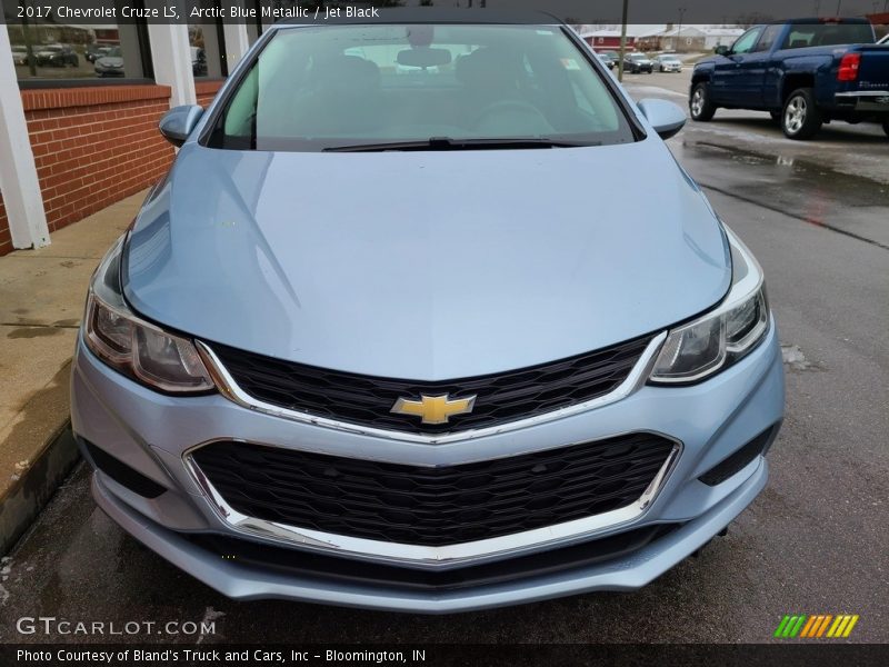 Arctic Blue Metallic / Jet Black 2017 Chevrolet Cruze LS