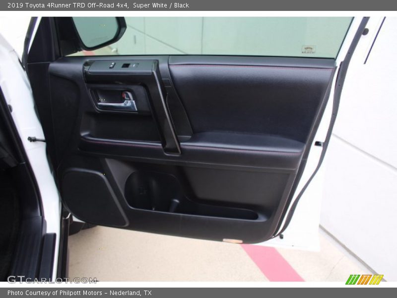 Super White / Black 2019 Toyota 4Runner TRD Off-Road 4x4