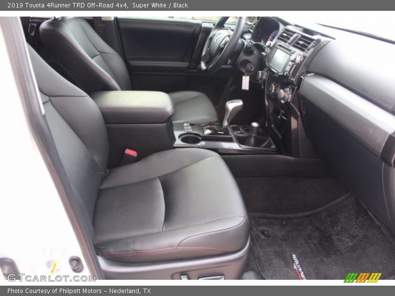 Super White / Black 2019 Toyota 4Runner TRD Off-Road 4x4