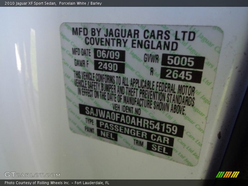 Porcelain White / Barley 2010 Jaguar XF Sport Sedan