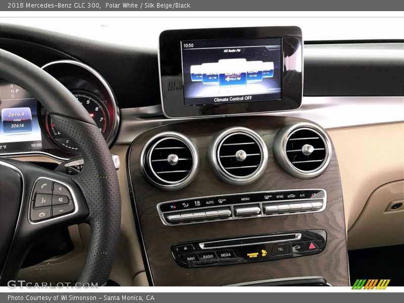 Polar White / Silk Beige/Black 2018 Mercedes-Benz GLC 300