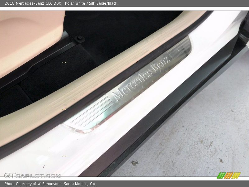 Polar White / Silk Beige/Black 2018 Mercedes-Benz GLC 300