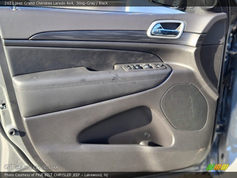 Sting-Gray / Black 2021 Jeep Grand Cherokee Laredo 4x4