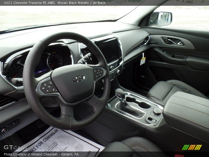 Mosaic Black Metallic / Jet Black 2021 Chevrolet Traverse RS AWD