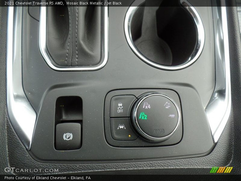 Mosaic Black Metallic / Jet Black 2021 Chevrolet Traverse RS AWD