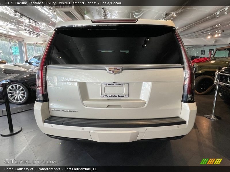 White Diamond Tricoat / Shale/Cocoa 2015 Cadillac Escalade Luxury