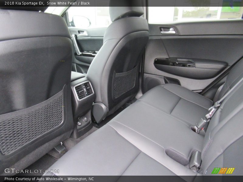 Snow White Pearl / Black 2018 Kia Sportage EX